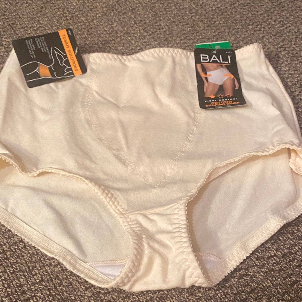 Bali Women's Soft Cream Briefs